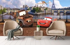 Fulgerul McQueen și Mater pe fundalul Parisului