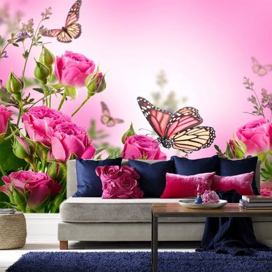 Бабочки и розовые розы на розовых фонах