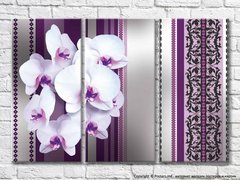 Белая орхидея на фиолетовом фоне с черными узорами