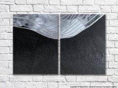 Серебристая полосатая абстракция на черном фоне