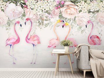 Cinci flamingo roz pe un fundal floral