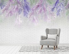 Фиолетово розовые растения на серой кирпичной стене