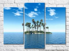 Insulă mică cu palmieri în mare