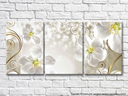 Белые цветки с золотыми узорами на бежевом фоне