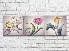 Триптих из цветов на лиловом фоне