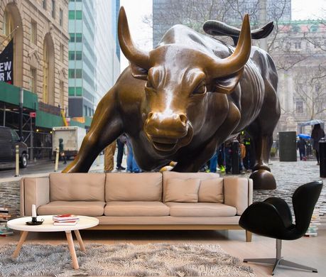 Статуя бронзового быка на Уолл Стрит, Нью Йорк