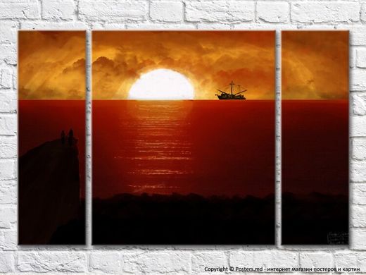 В море корабль на фоне красного заката