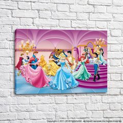 Принцы и принцессы танцуют на балу