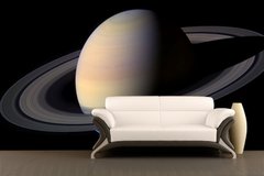 Saturn pe un fundal negru, spațiu