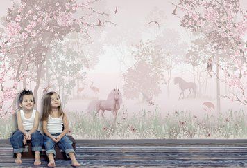 Unicorni și z&acirc;ne &icirc;ntr-o pădure &icirc;nflorită