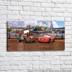 Mater, McQueen și Dusty în fața Turnului Eiffel