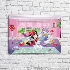 Minnie Mouse și Daisy ascultând muzică de cameră roz