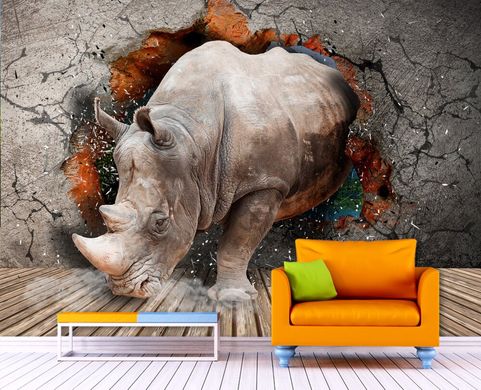 Огромный носорог, на треснутой стене