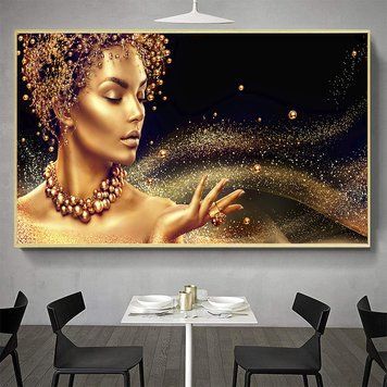 Красивая девушка с перстнем на черном фоне