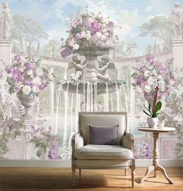 Vaze cu flori violet și o fântână cu o sculptură de îngeri