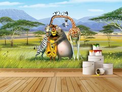 Герои мультфильма Мадагаскар на фоне деревьев и зеленой травы